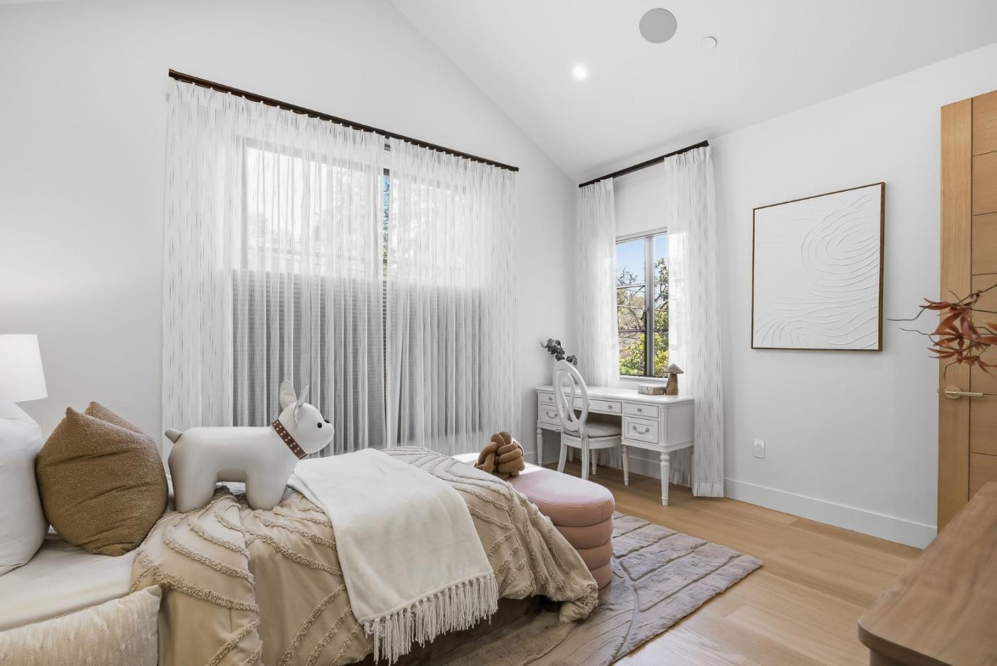 Detail Gallery Image 33 of 87 For 265 Coleridge Ave, Palo Alto,  CA 94301 - 6 Beds | 6/2 Baths