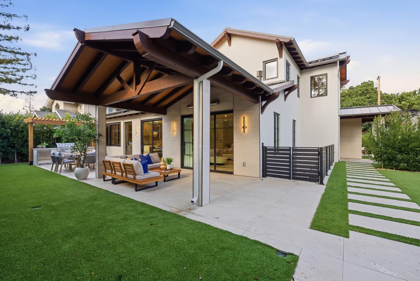 Detail Gallery Image 66 of 87 For 265 Coleridge Ave, Palo Alto,  CA 94301 - 6 Beds | 6/2 Baths