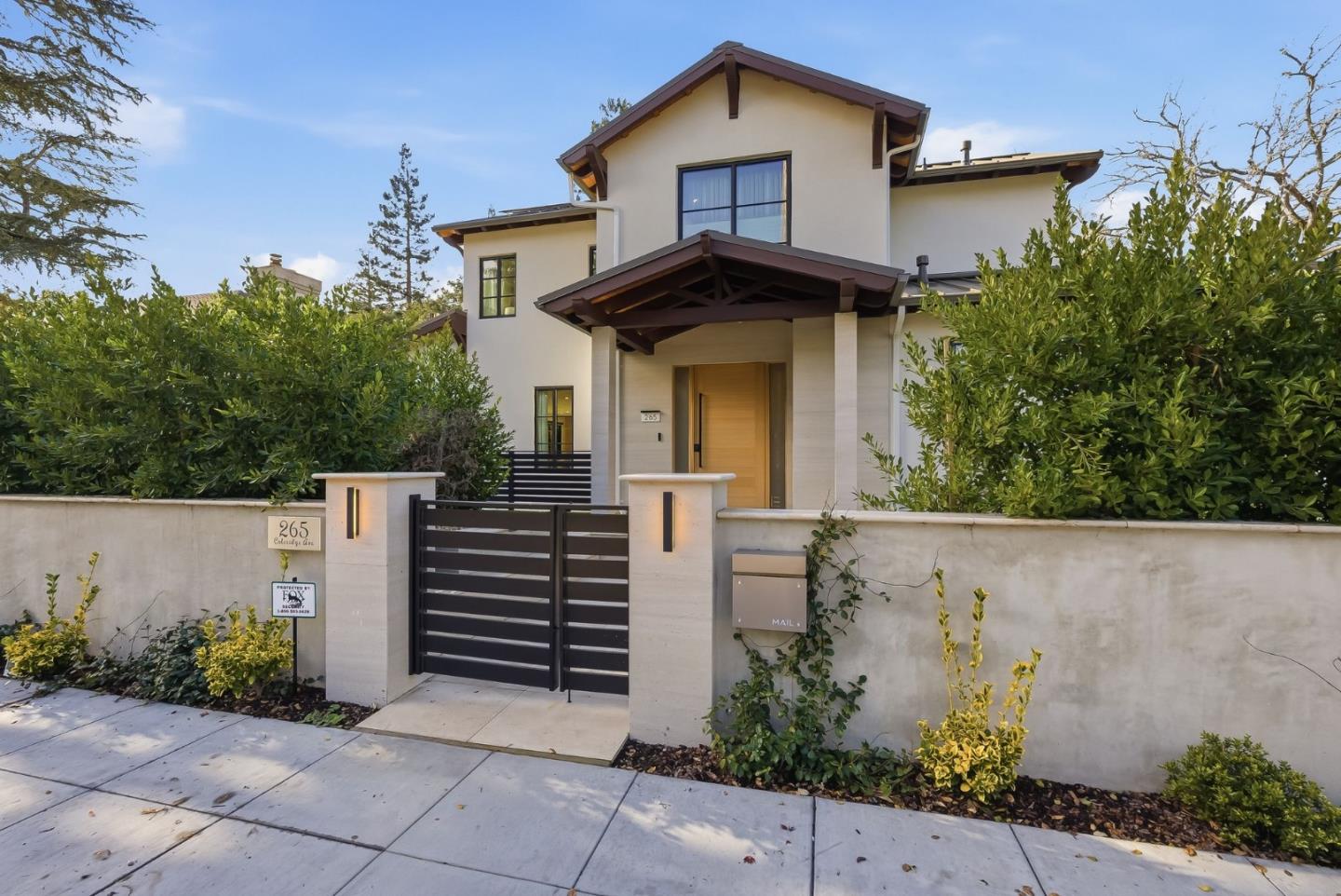 Detail Gallery Image 76 of 87 For 265 Coleridge Ave, Palo Alto,  CA 94301 - 6 Beds | 6/2 Baths