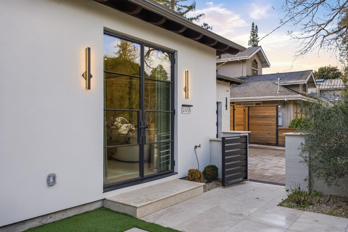 Detail Gallery Image 84 of 87 For 265 Coleridge Ave, Palo Alto,  CA 94301 - 6 Beds | 6/2 Baths