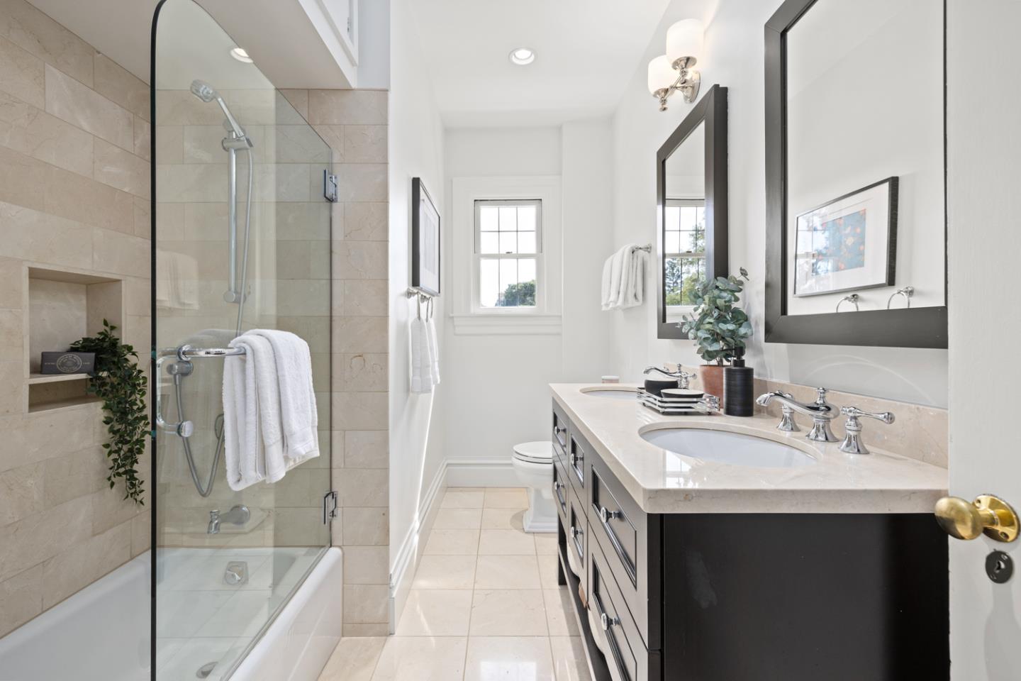 Detail Gallery Image 33 of 47 For 124 W Poplar Ave, San Mateo,  CA 94402 - 4 Beds | 3/2 Baths