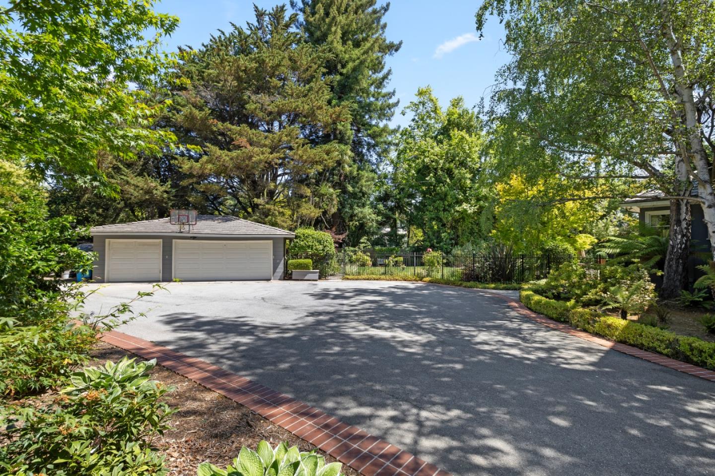 Detail Gallery Image 6 of 47 For 124 W Poplar Ave, San Mateo,  CA 94402 - 4 Beds | 3/2 Baths