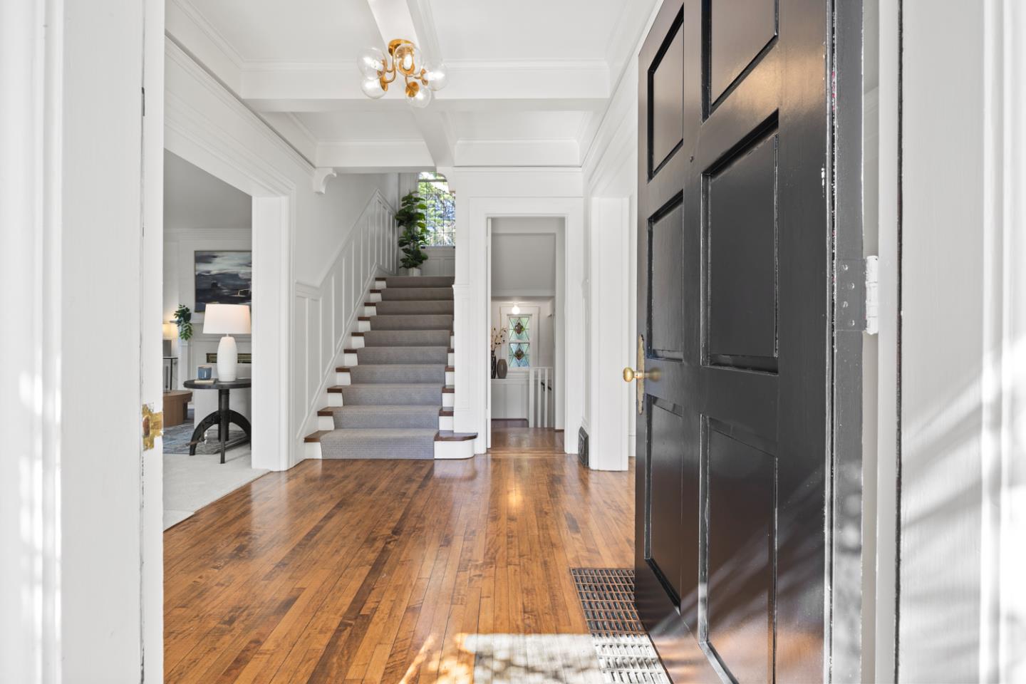 Detail Gallery Image 8 of 47 For 124 W Poplar Ave, San Mateo,  CA 94402 - 4 Beds | 3/2 Baths