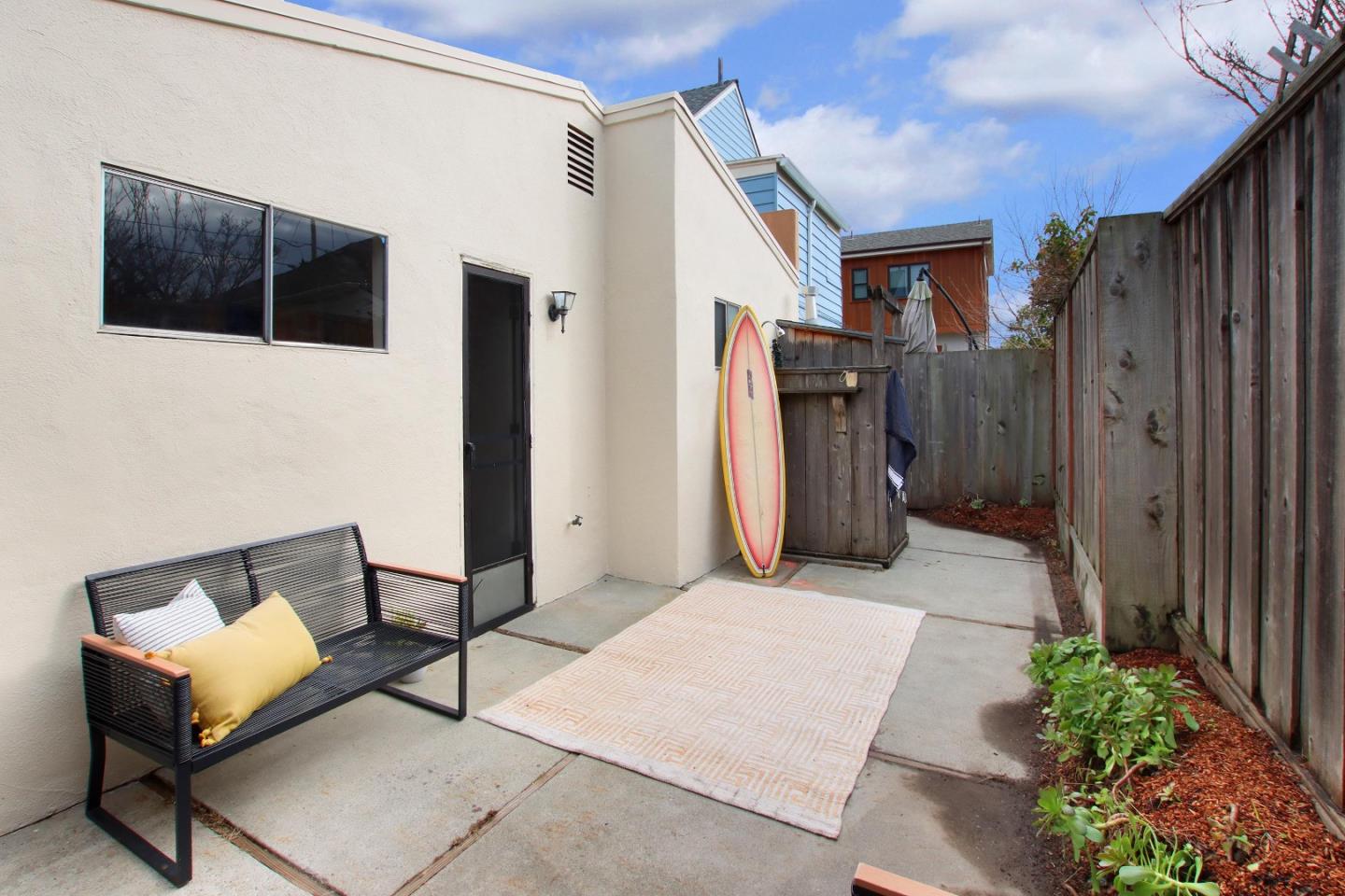 Detail Gallery Image 15 of 22 For 313 Cypress Ave, Santa Cruz,  CA 95062 - 2 Beds | 1/1 Baths