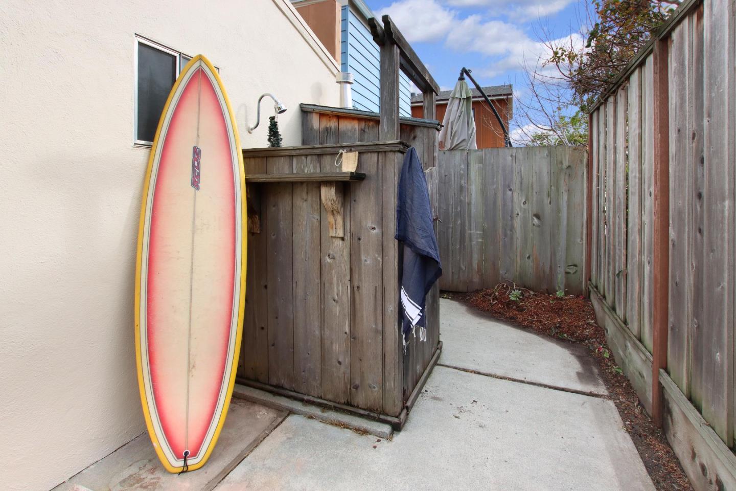 Detail Gallery Image 16 of 22 For 313 Cypress Ave, Santa Cruz,  CA 95062 - 2 Beds | 1/1 Baths