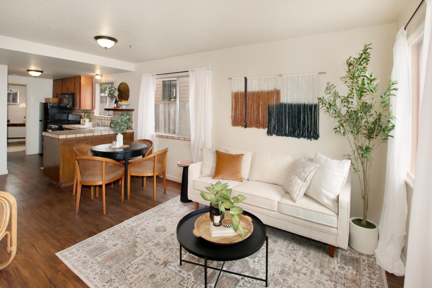 Detail Gallery Image 5 of 22 For 313 Cypress Ave, Santa Cruz,  CA 95062 - 2 Beds | 1/1 Baths