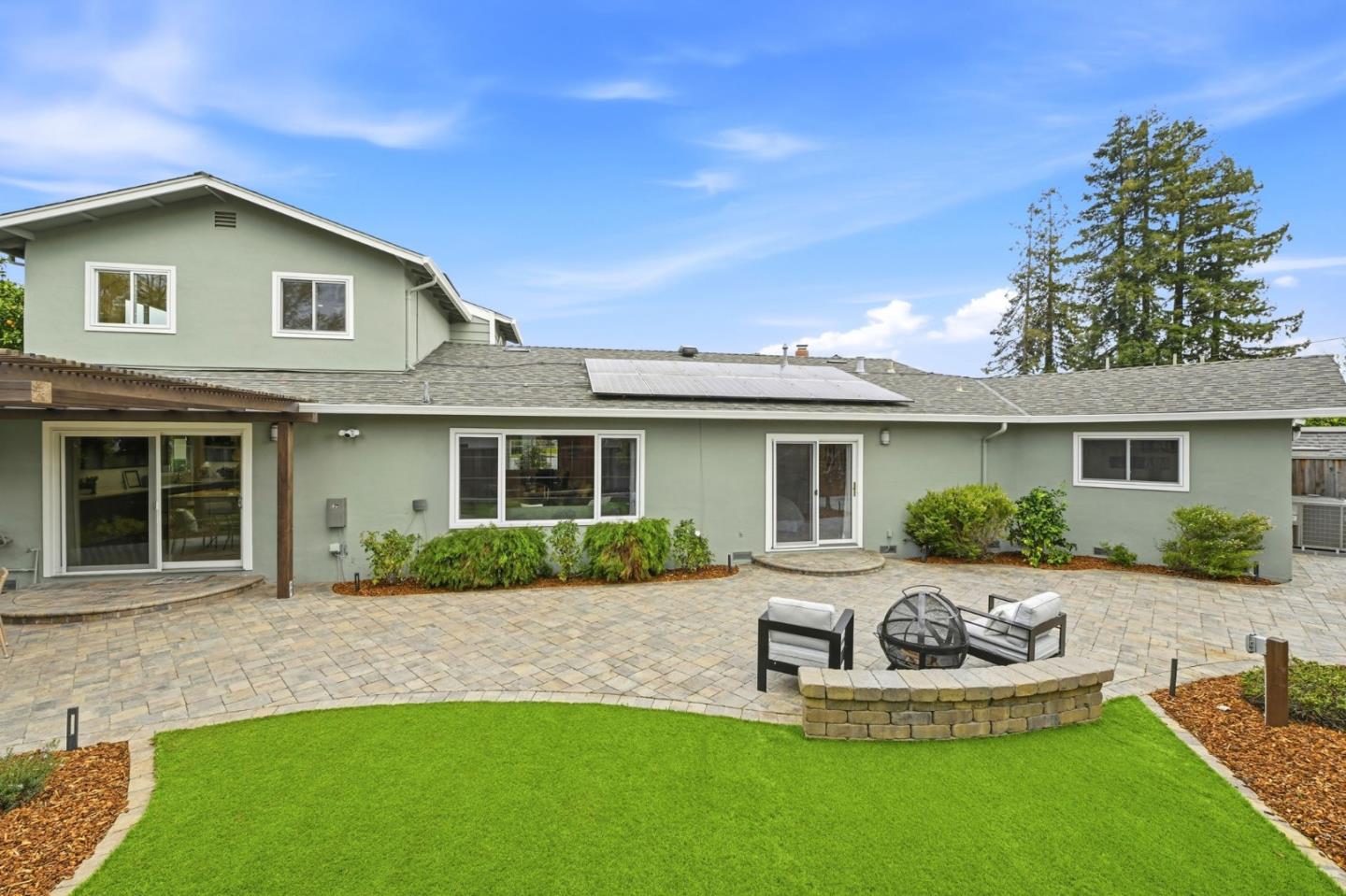 Detail Gallery Image 10 of 62 For 2784 Doverton Sq, Mountain View,  CA 94040 - 6 Beds | 4 Baths