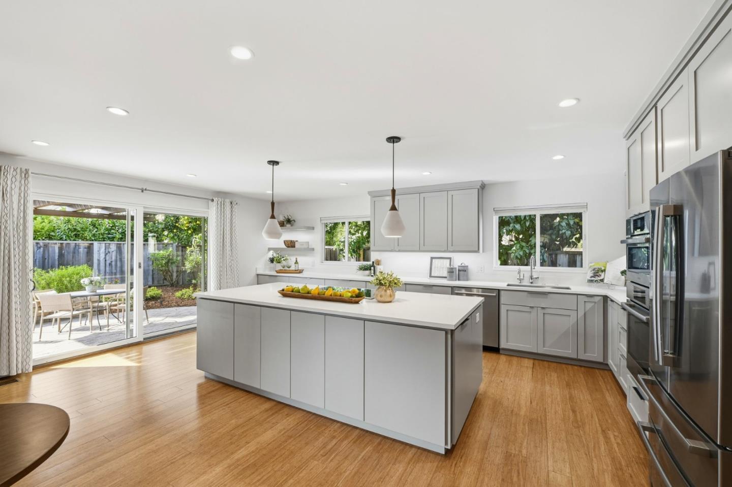 Detail Gallery Image 17 of 62 For 2784 Doverton Sq, Mountain View,  CA 94040 - 6 Beds | 4 Baths