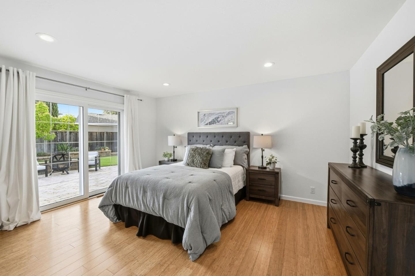 Detail Gallery Image 20 of 62 For 2784 Doverton Sq, Mountain View,  CA 94040 - 6 Beds | 4 Baths