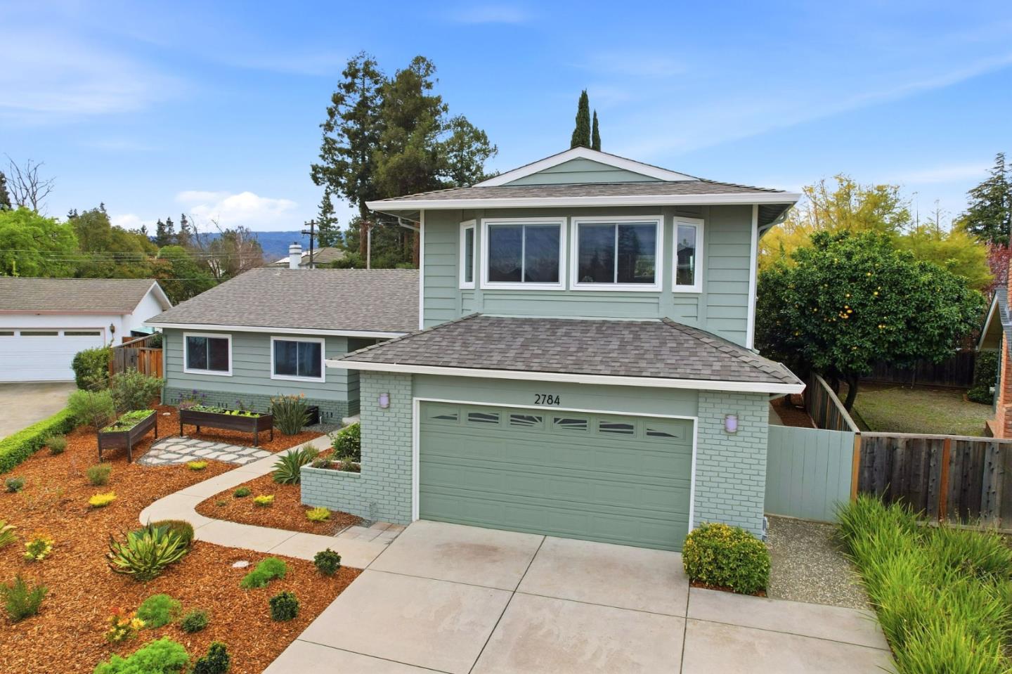 Detail Gallery Image 3 of 62 For 2784 Doverton Sq, Mountain View,  CA 94040 - 6 Beds | 4 Baths