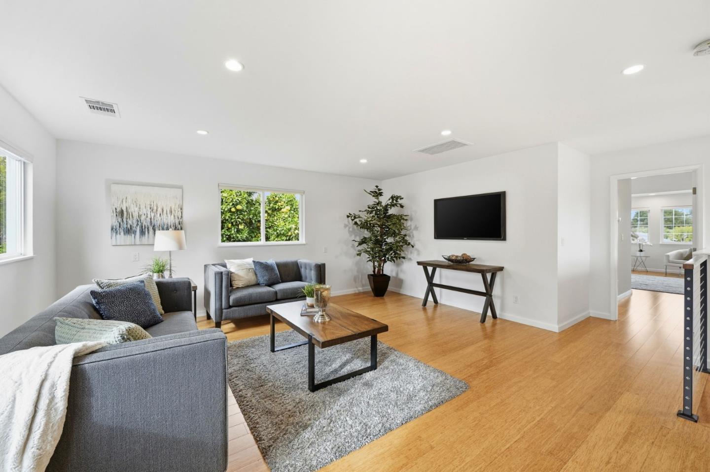 Detail Gallery Image 31 of 62 For 2784 Doverton Sq, Mountain View,  CA 94040 - 6 Beds | 4 Baths