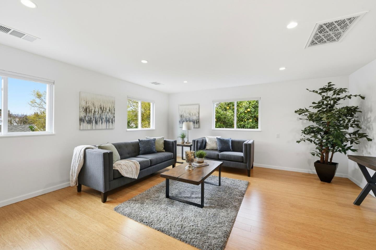 Detail Gallery Image 33 of 62 For 2784 Doverton Sq, Mountain View,  CA 94040 - 6 Beds | 4 Baths