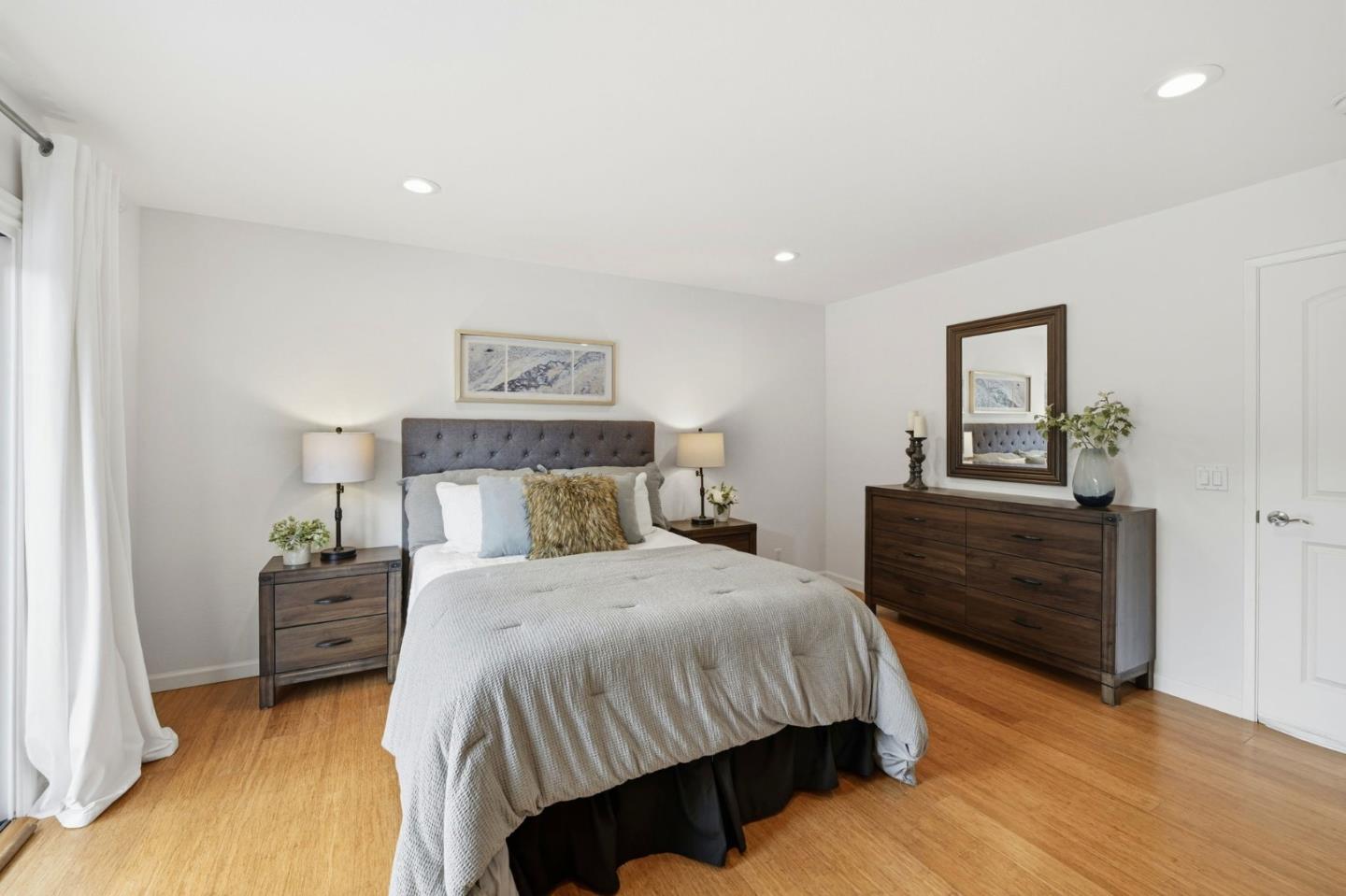 Detail Gallery Image 41 of 62 For 2784 Doverton Sq, Mountain View,  CA 94040 - 6 Beds | 4 Baths