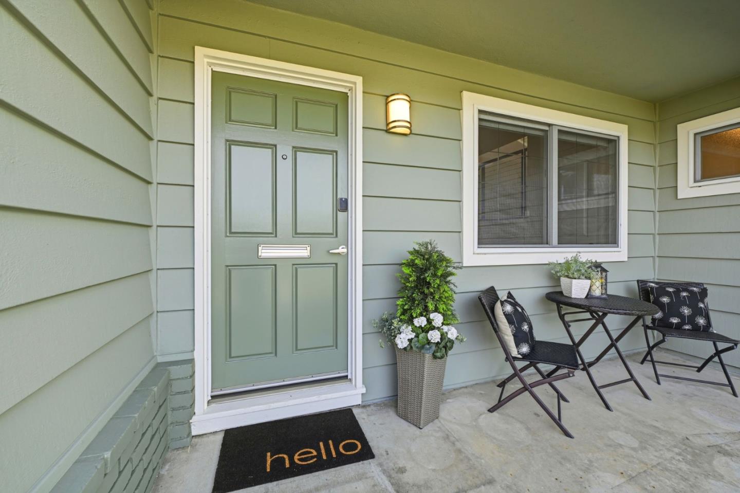 Detail Gallery Image 5 of 62 For 2784 Doverton Sq, Mountain View,  CA 94040 - 6 Beds | 4 Baths