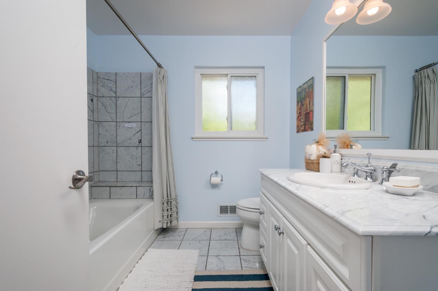 Detail Gallery Image 10 of 12 For 3032 Brittan Ave, San Carlos,  CA 94070 - 3 Beds | 2/1 Baths