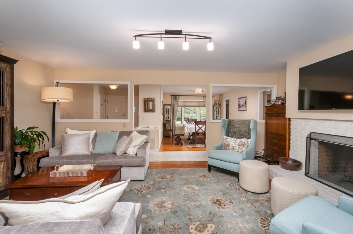 Detail Gallery Image 3 of 12 For 3032 Brittan Ave, San Carlos,  CA 94070 - 3 Beds | 2/1 Baths