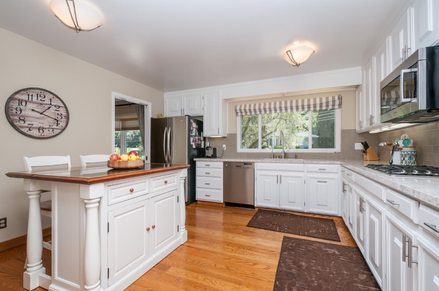 Detail Gallery Image 5 of 12 For 3032 Brittan Ave, San Carlos,  CA 94070 - 3 Beds | 2/1 Baths