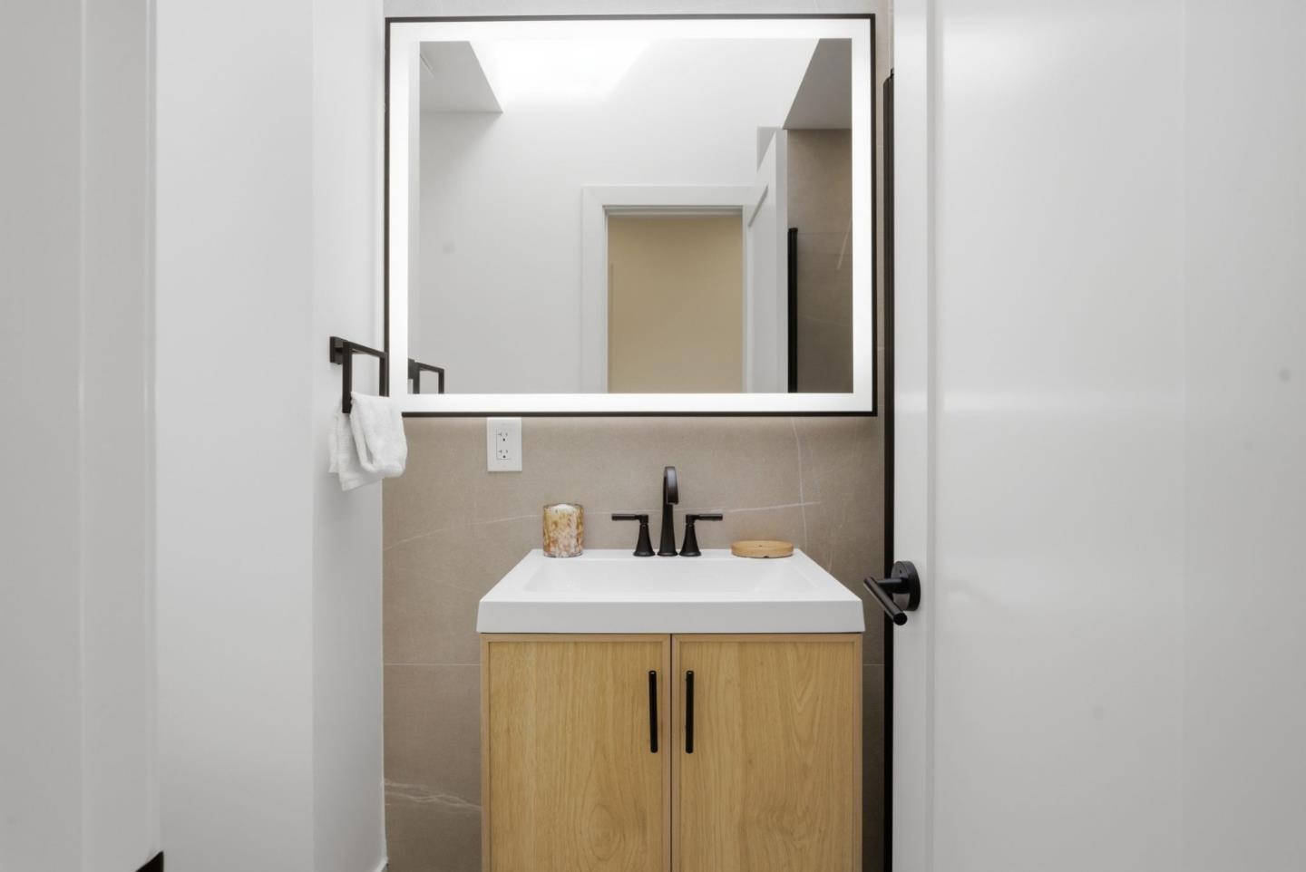 Detail Gallery Image 12 of 41 For 466 Holly Ave, South San Francisco,  CA 94080 - 3 Beds | 2 Baths