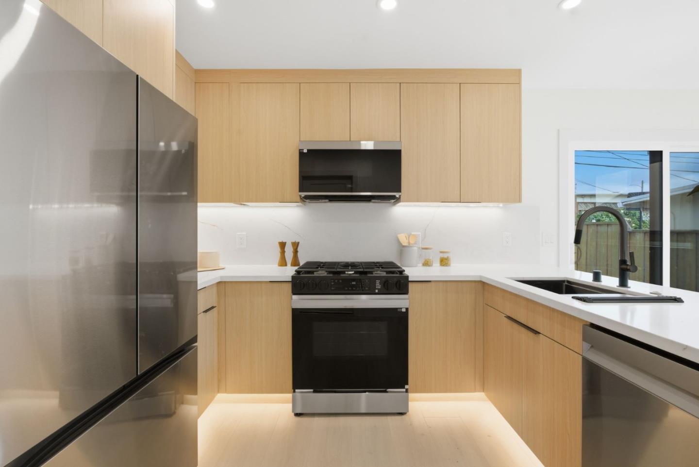 Detail Gallery Image 16 of 41 For 466 Holly Ave, South San Francisco,  CA 94080 - 3 Beds | 2 Baths