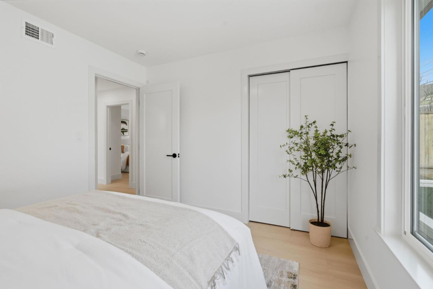 Detail Gallery Image 9 of 41 For 466 Holly Ave, South San Francisco,  CA 94080 - 3 Beds | 2 Baths