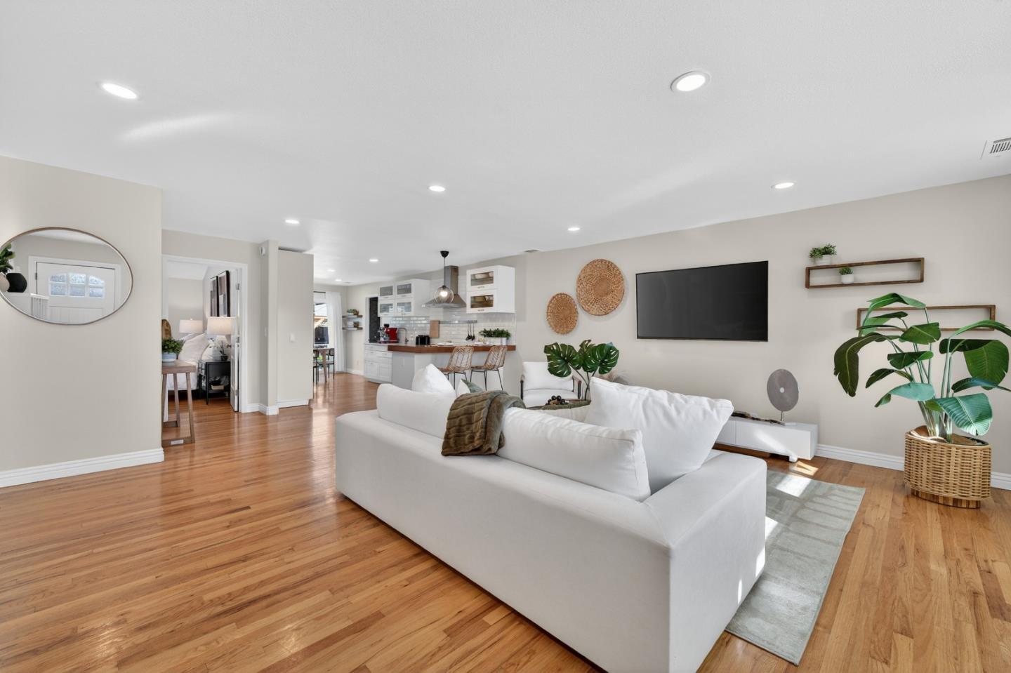 Detail Gallery Image 10 of 67 For 649 Chauncey Way, San Jose,  CA 95128 - 3 Beds | 2/1 Baths