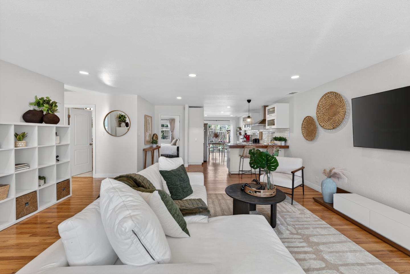 Detail Gallery Image 11 of 67 For 649 Chauncey Way, San Jose,  CA 95128 - 3 Beds | 2/1 Baths