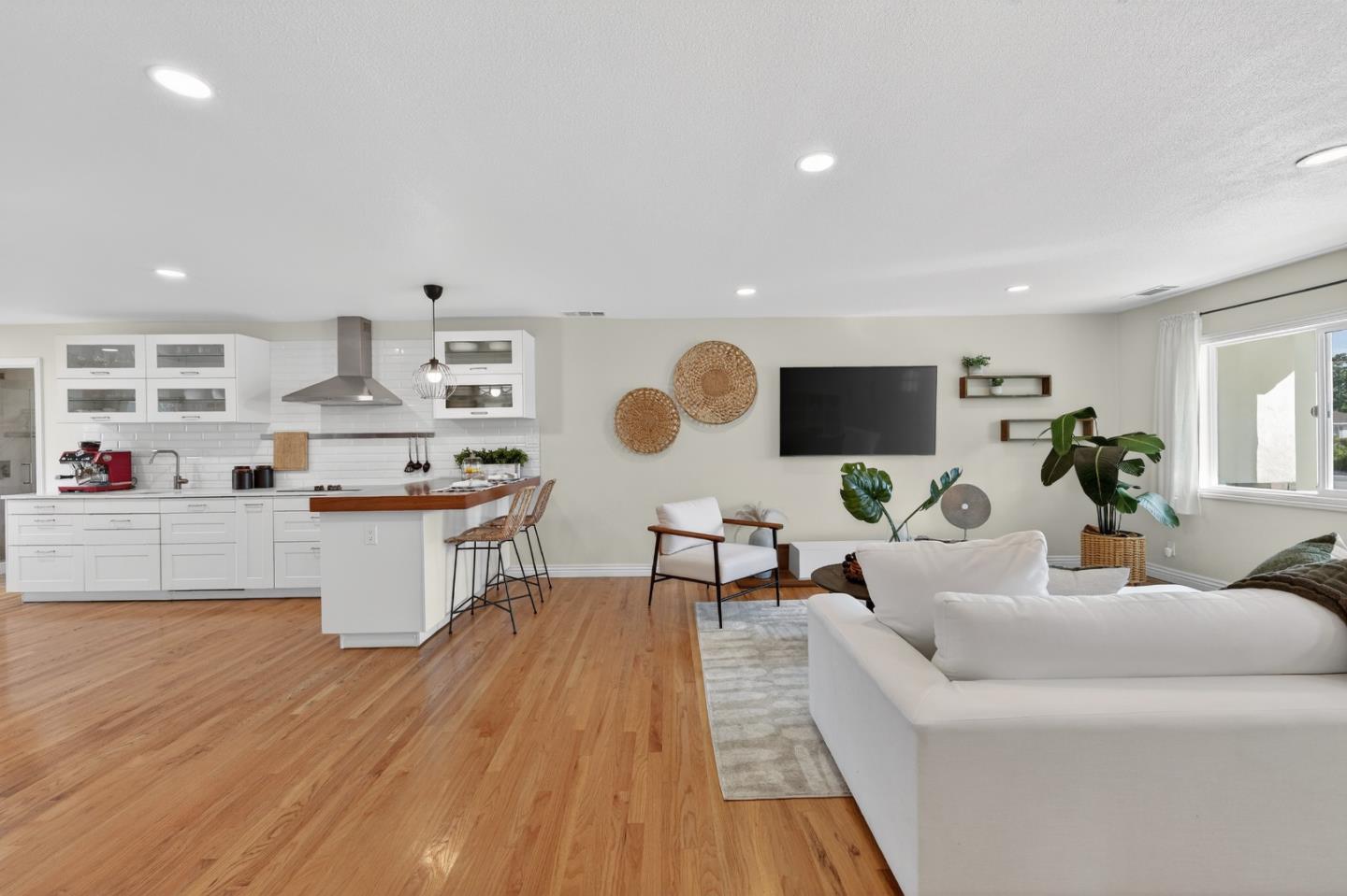 Detail Gallery Image 13 of 67 For 649 Chauncey Way, San Jose,  CA 95128 - 3 Beds | 2/1 Baths