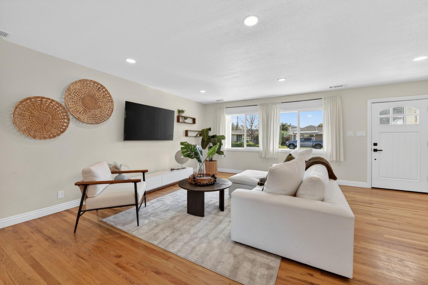 Detail Gallery Image 14 of 67 For 649 Chauncey Way, San Jose,  CA 95128 - 3 Beds | 2/1 Baths