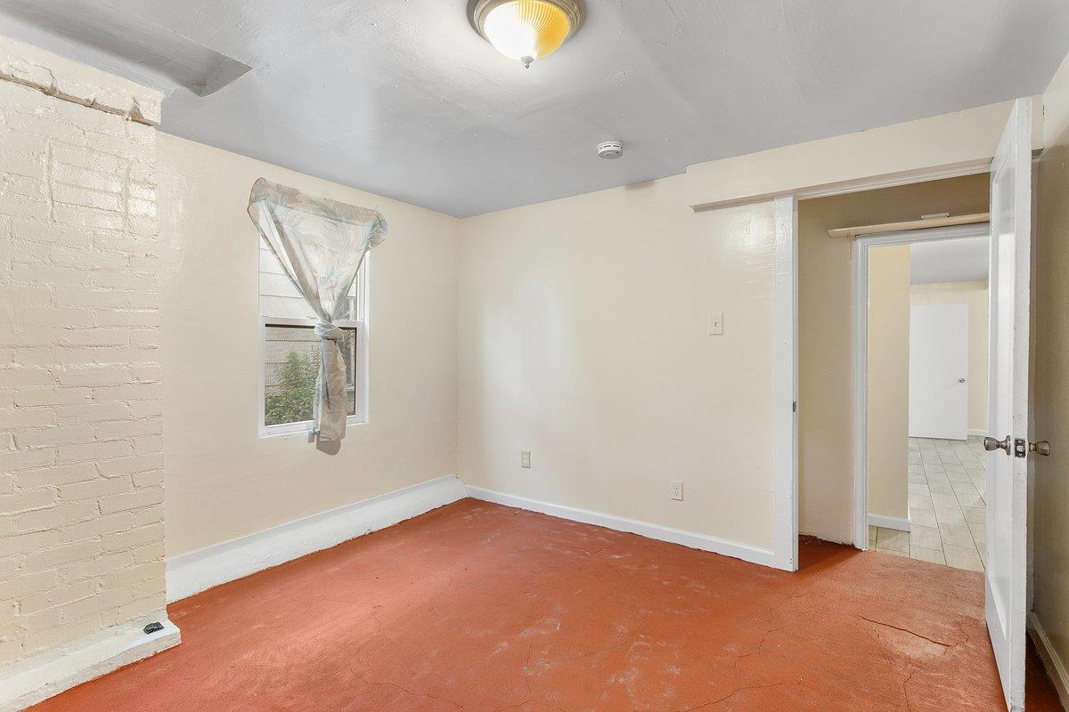 Detail Gallery Image 7 of 8 For 1809 W 38th Ave, Oakland,  CA 94601 - 3 Beds | 1 Baths