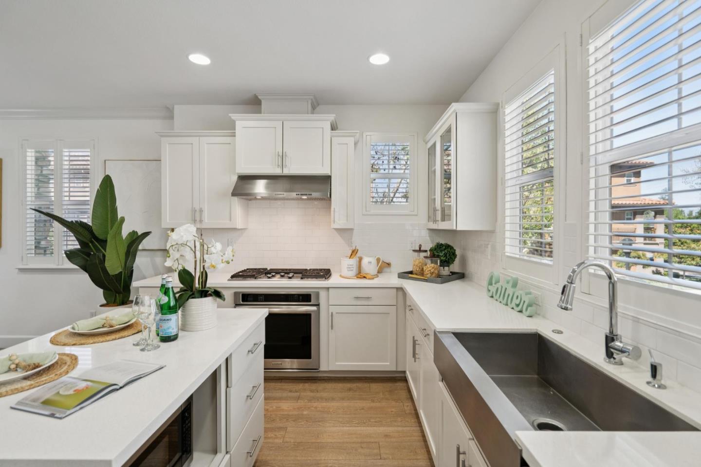 Detail Gallery Image 12 of 34 For 503 Bellezza Pl, San Jose,  CA 95128 - 3 Beds | 3/1 Baths