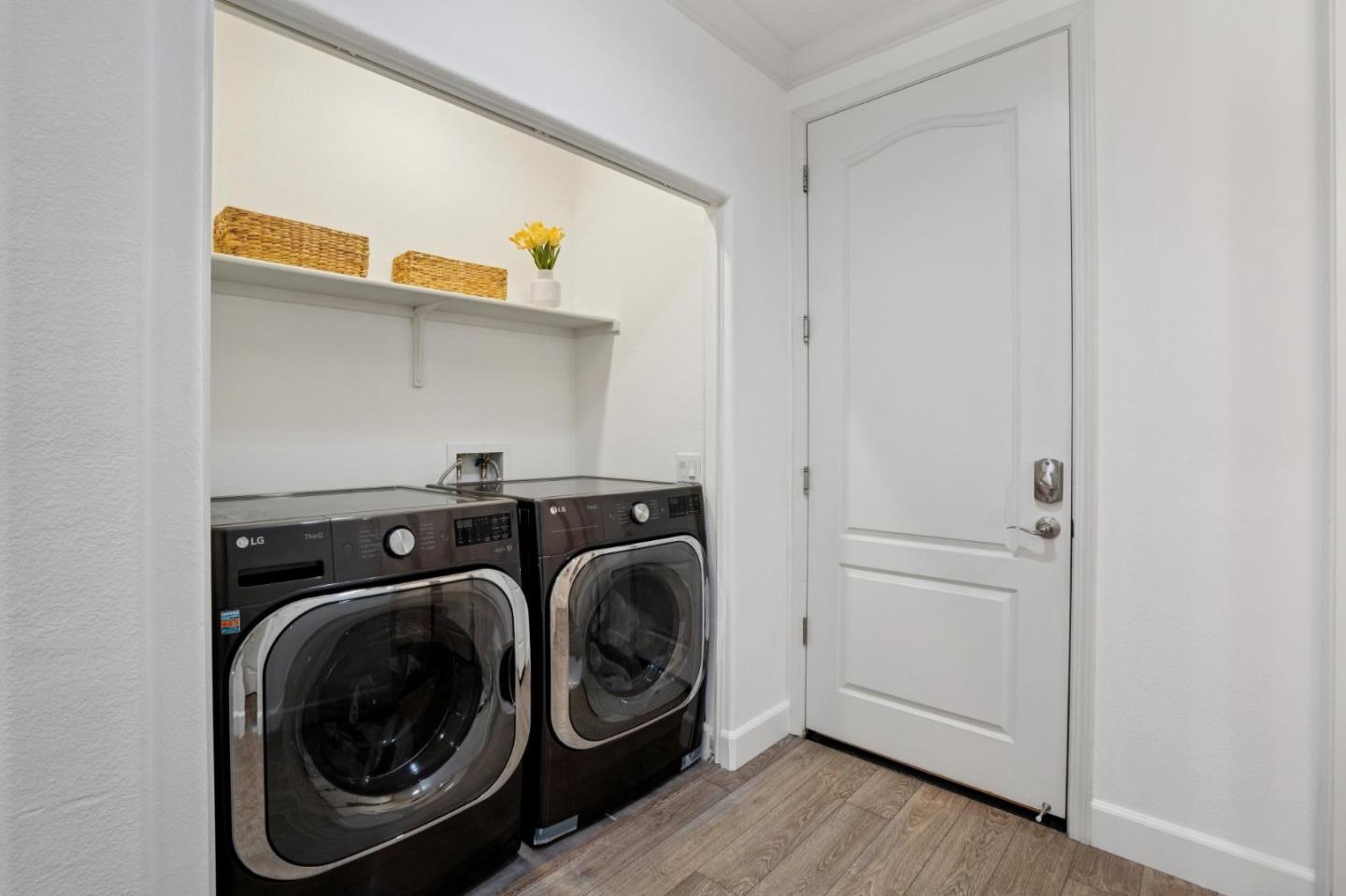 Detail Gallery Image 4 of 34 For 503 Bellezza Pl, San Jose,  CA 95128 - 3 Beds | 3/1 Baths