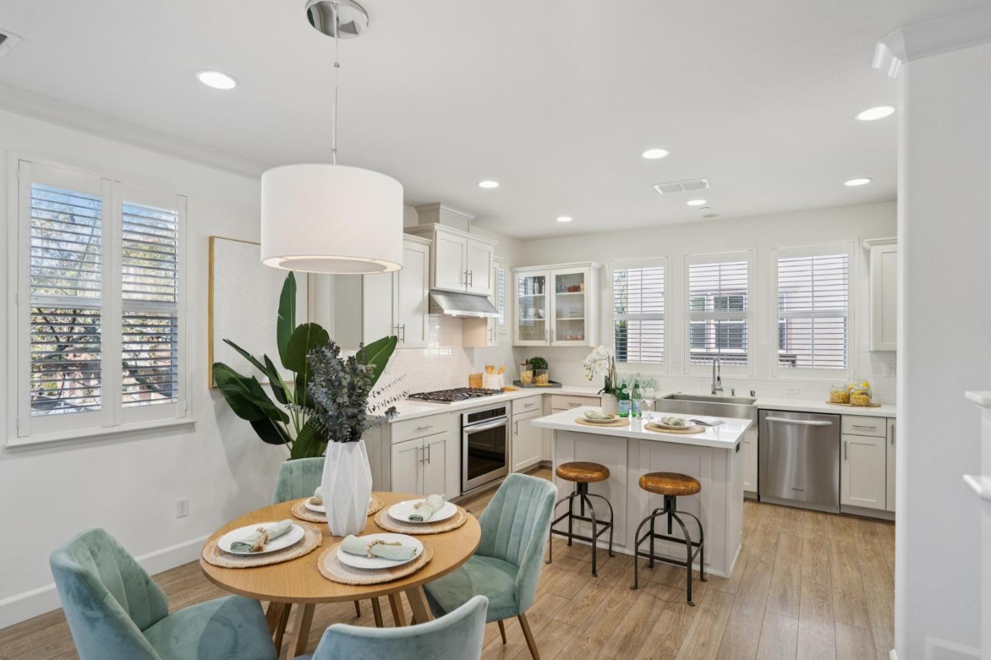 Detail Gallery Image 9 of 34 For 503 Bellezza Pl, San Jose,  CA 95128 - 3 Beds | 3/1 Baths