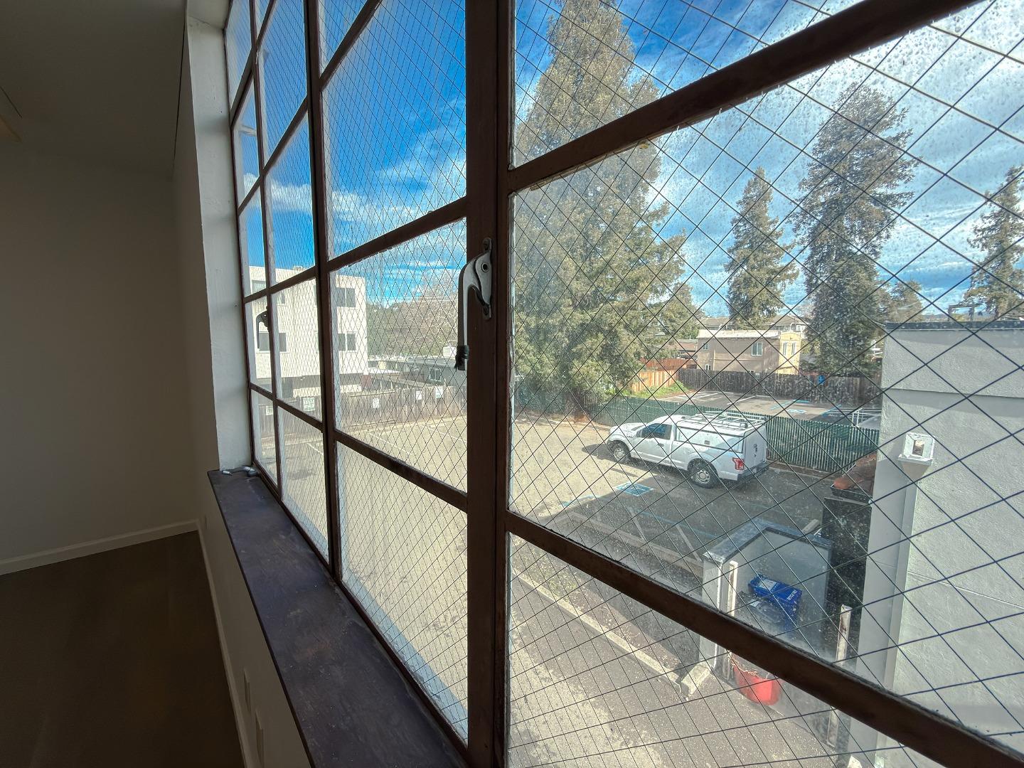 Detail Gallery Image 10 of 18 For 1260 a St, Hayward,  CA 94541 - – Beds | – Baths