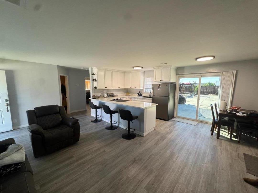 Detail Gallery Image 5 of 40 For 750 El Camino Paraiso, Hollister,  CA 95023 - 3 Beds | 1/1 Baths