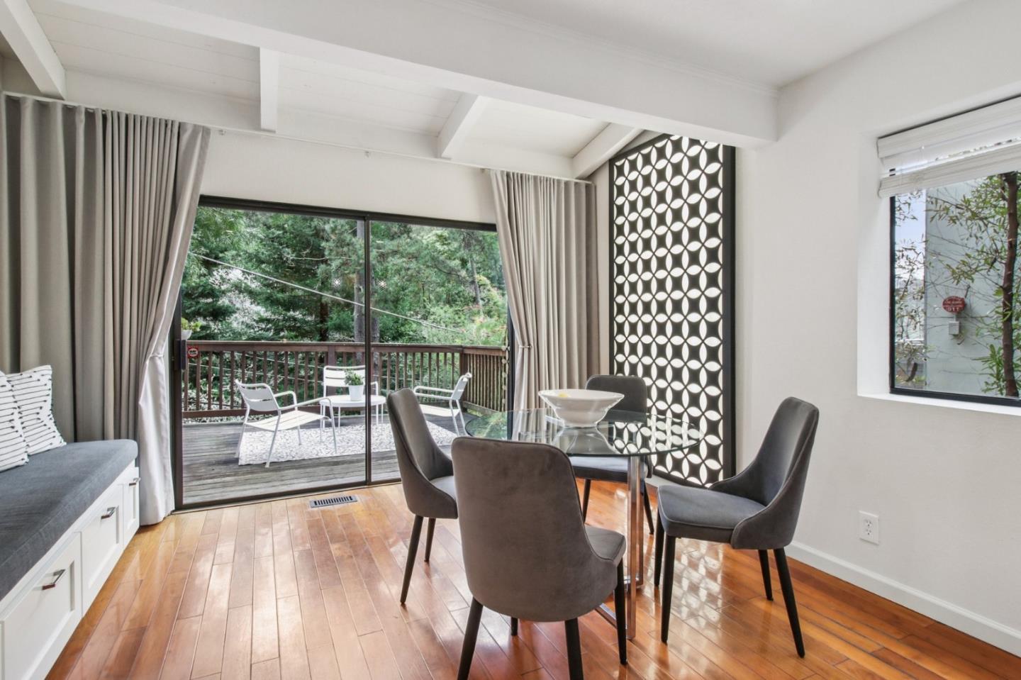 Detail Gallery Image 22 of 101 For 6875 the Turn, Oakland,  CA 94611 - 3 Beds | 2/1 Baths