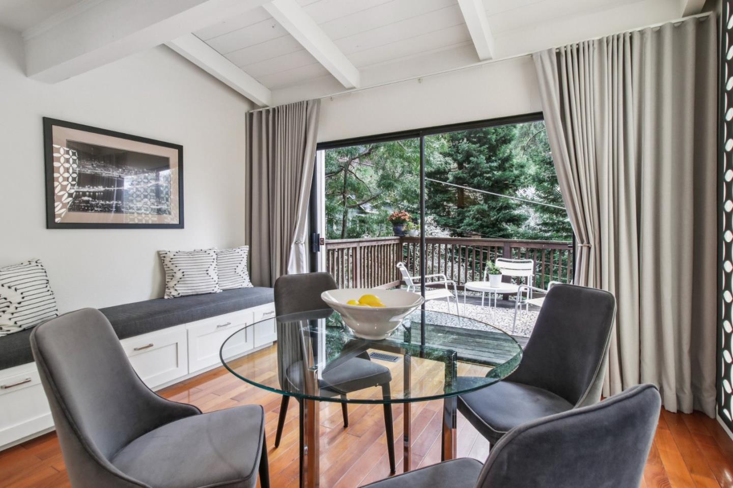 Detail Gallery Image 23 of 101 For 6875 the Turn, Oakland,  CA 94611 - 3 Beds | 2/1 Baths