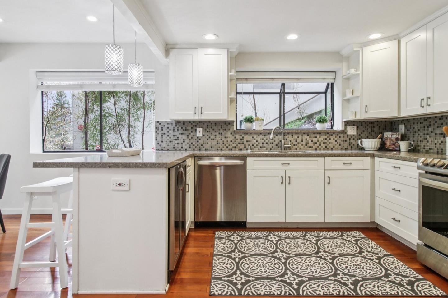 Detail Gallery Image 26 of 101 For 6875 the Turn, Oakland,  CA 94611 - 3 Beds | 2/1 Baths