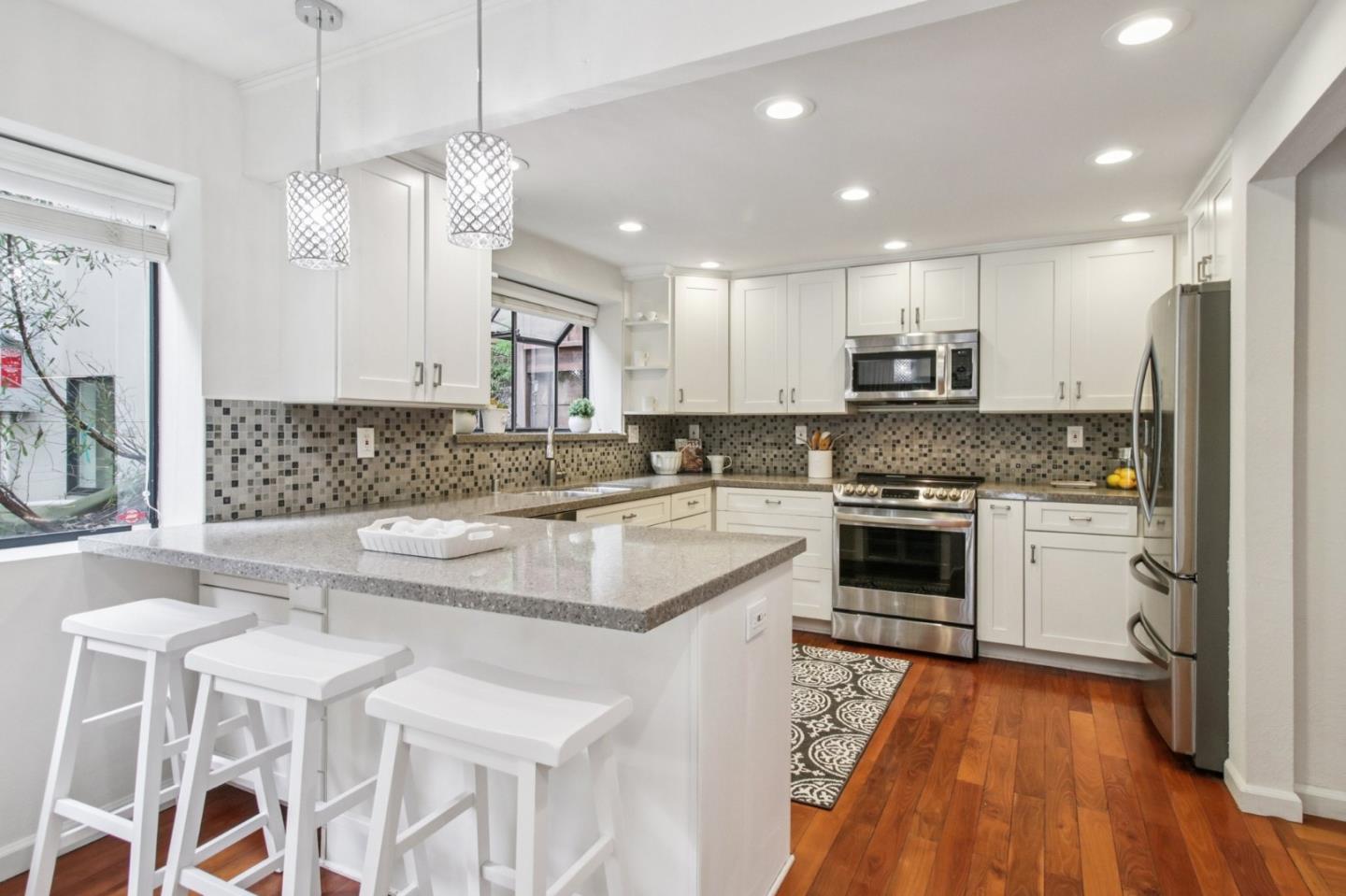 Detail Gallery Image 31 of 101 For 6875 the Turn, Oakland,  CA 94611 - 3 Beds | 2/1 Baths