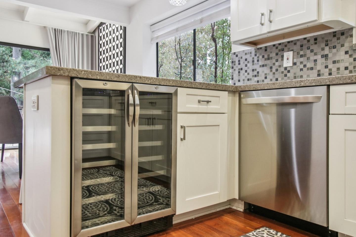 Detail Gallery Image 34 of 101 For 6875 the Turn, Oakland,  CA 94611 - 3 Beds | 2/1 Baths