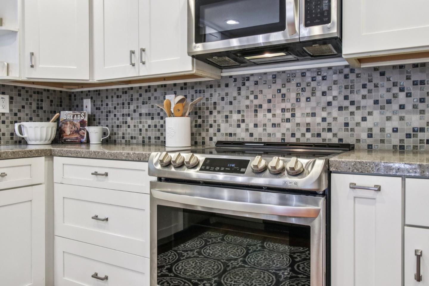 Detail Gallery Image 35 of 101 For 6875 the Turn, Oakland,  CA 94611 - 3 Beds | 2/1 Baths