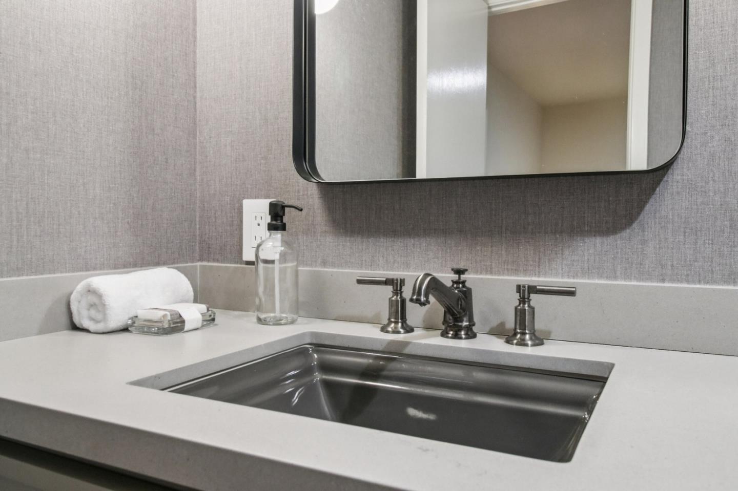 Detail Gallery Image 40 of 101 For 6875 the Turn, Oakland,  CA 94611 - 3 Beds | 2/1 Baths