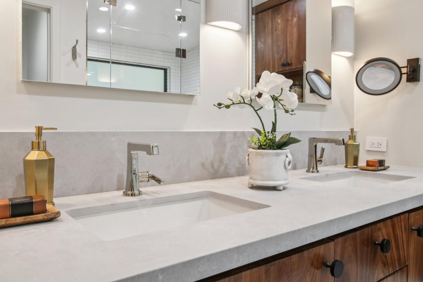 Detail Gallery Image 55 of 101 For 6875 the Turn, Oakland,  CA 94611 - 3 Beds | 2/1 Baths