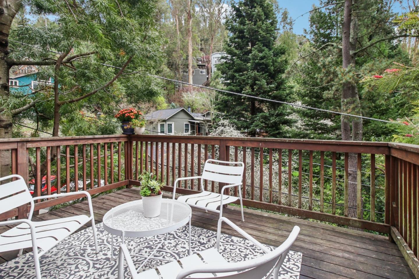 Detail Gallery Image 68 of 101 For 6875 the Turn, Oakland,  CA 94611 - 3 Beds | 2/1 Baths