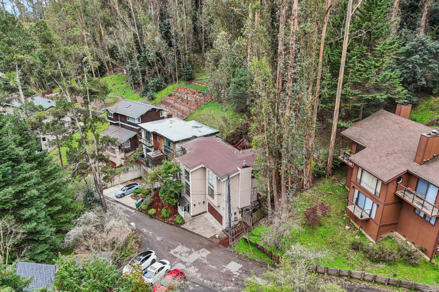 Detail Gallery Image 83 of 101 For 6875 the Turn, Oakland,  CA 94611 - 3 Beds | 2/1 Baths