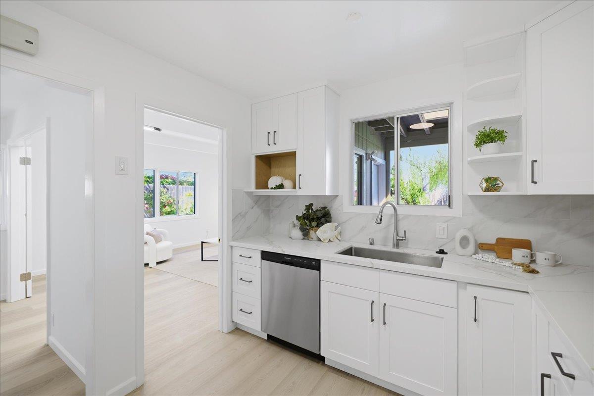 Detail Gallery Image 11 of 79 For 609 Gloria Ct, San Mateo,  CA 94401 - 4 Beds | 2 Baths