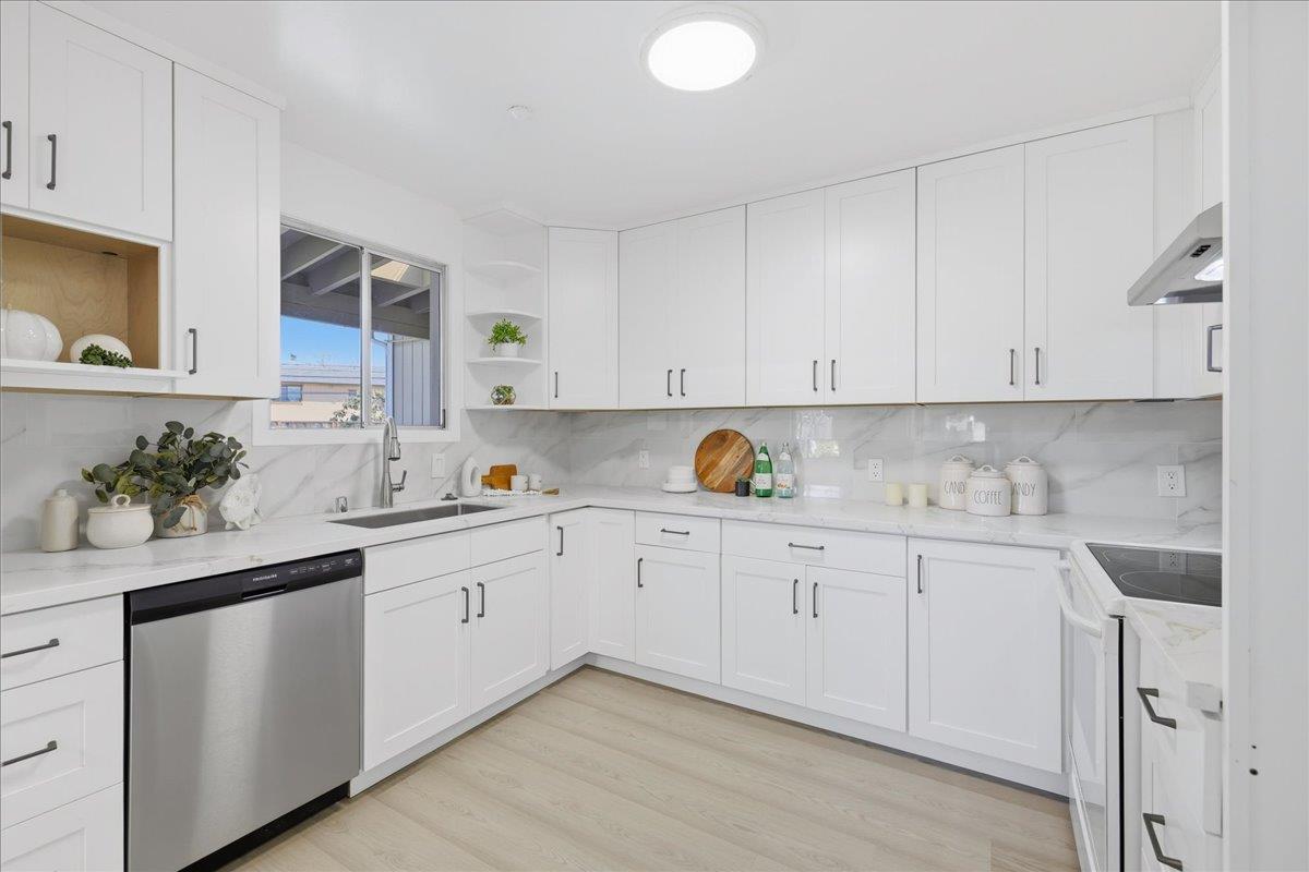 Detail Gallery Image 32 of 79 For 609 Gloria Ct, San Mateo,  CA 94401 - 4 Beds | 2 Baths