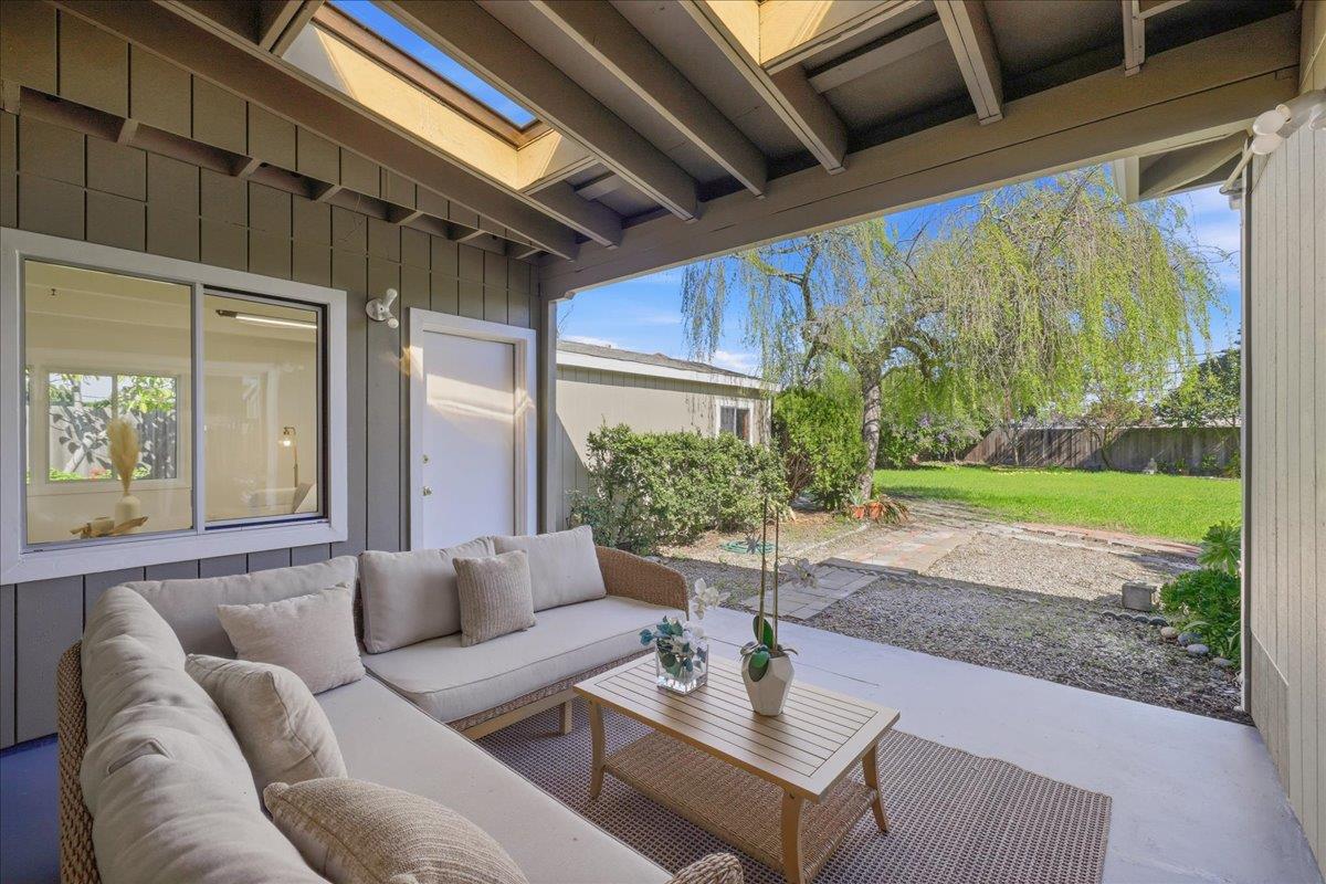 Detail Gallery Image 5 of 79 For 609 Gloria Ct, San Mateo,  CA 94401 - 4 Beds | 2 Baths