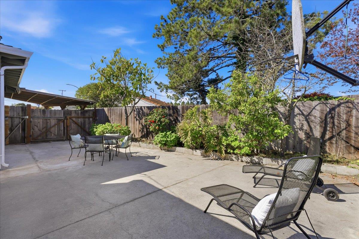 Detail Gallery Image 61 of 79 For 609 Gloria Ct, San Mateo,  CA 94401 - 4 Beds | 2 Baths