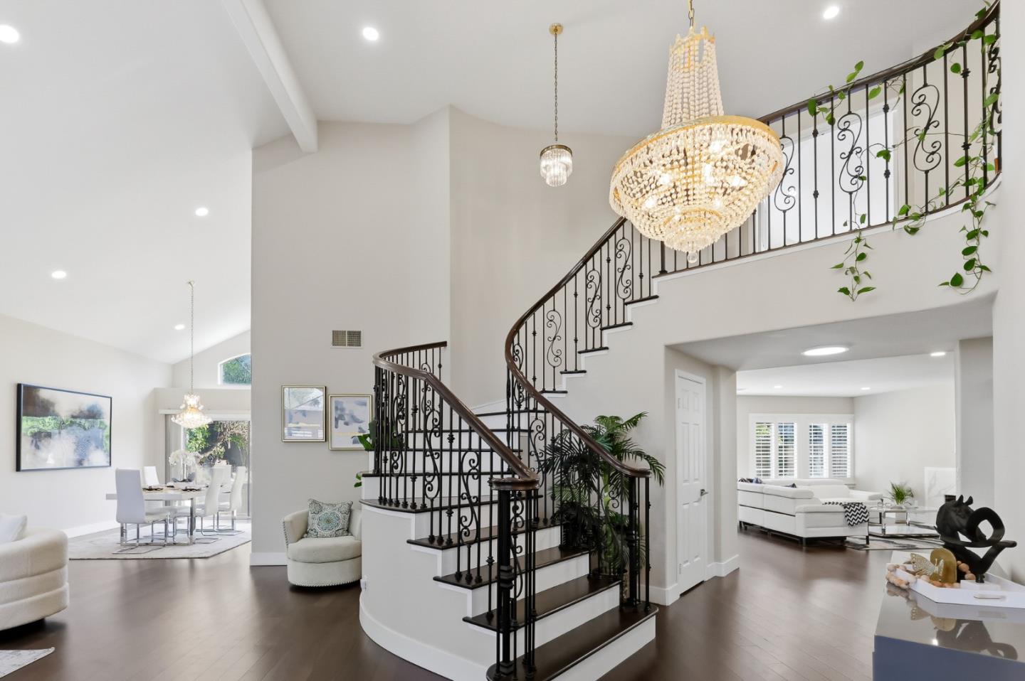 Detail Gallery Image 13 of 116 For 4168 Pinot Gris Way, San Jose,  CA 95135 - 5 Beds | 3 Baths