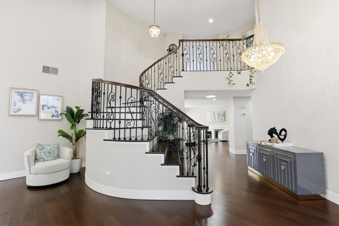 Detail Gallery Image 14 of 116 For 4168 Pinot Gris Way, San Jose,  CA 95135 - 5 Beds | 3 Baths